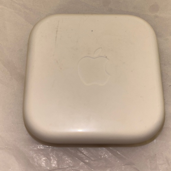 NIB Apple iPhone Earplugs - Picture 2 of 3